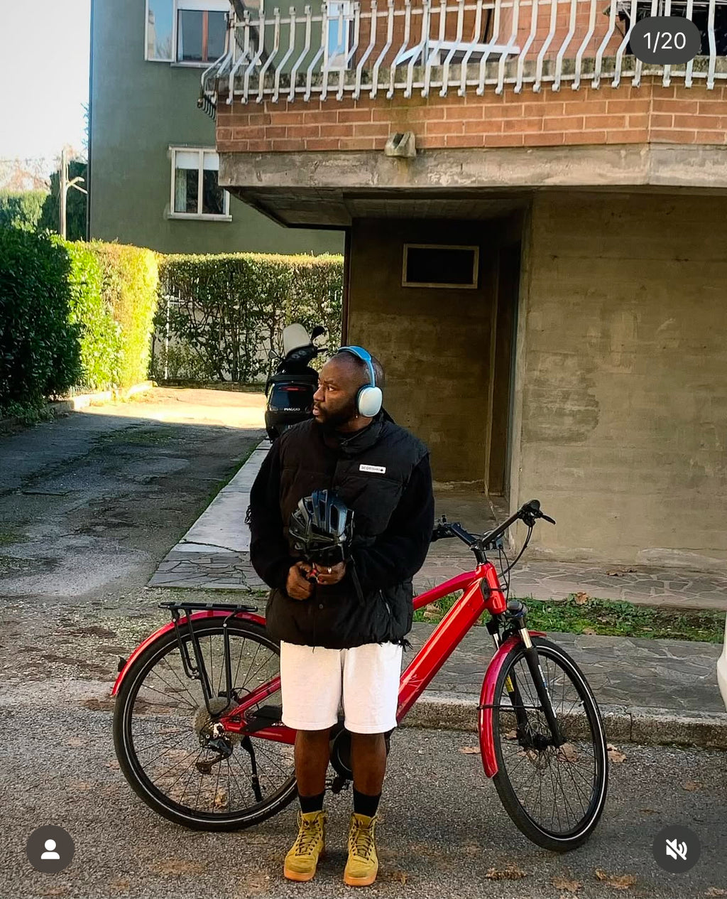 Luxury black Unisex Padded vest. 🎉FREE DELIVERY 🚚📦