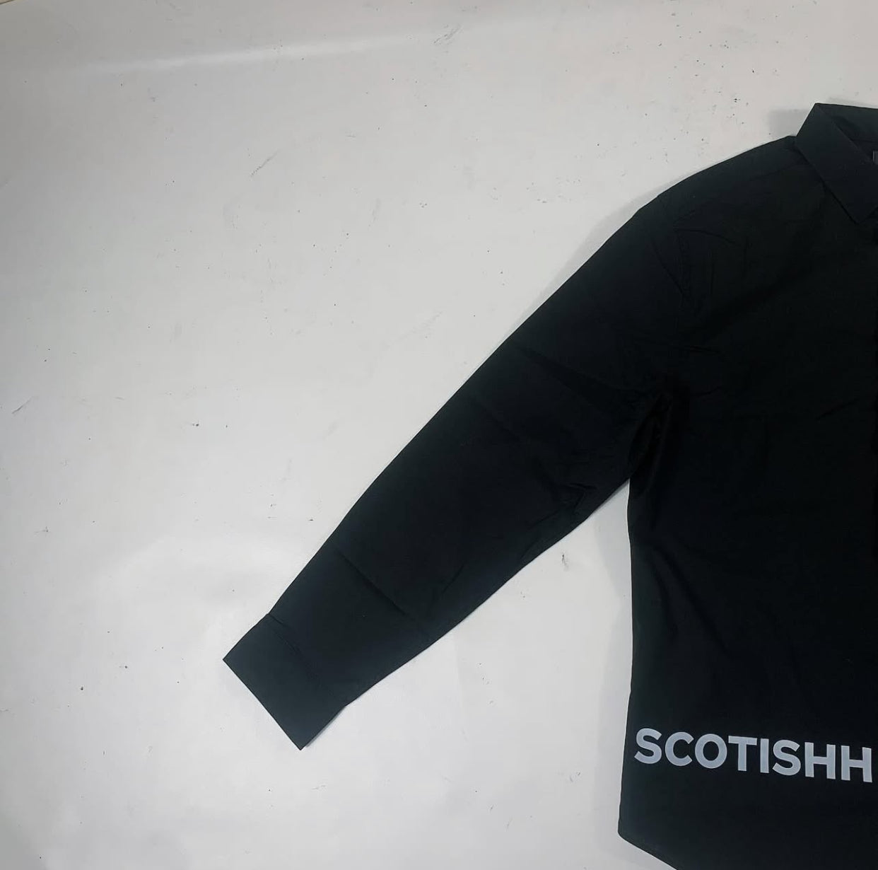 Luxury Unisex black long sleeve  fit Shirt. Vol. 1. Free Delivery 🚚 📦🎉