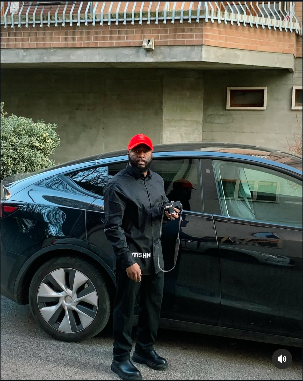 Luxury Unisex WHITE long sleeve fit Shirt. Vol. 1. Free Delivery 🚚 📦🎉