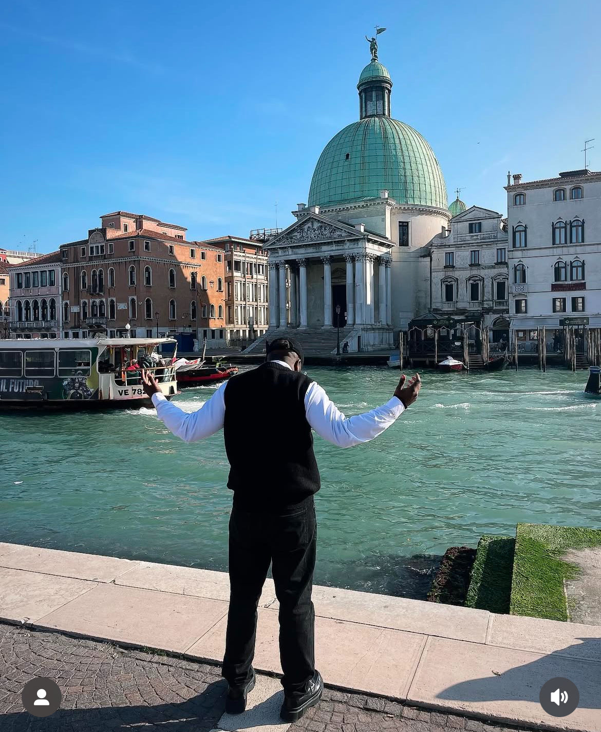 Luxury Unisex WHITE long sleeve fit Shirt. Vol. 1. Free Delivery 🚚 📦🎉