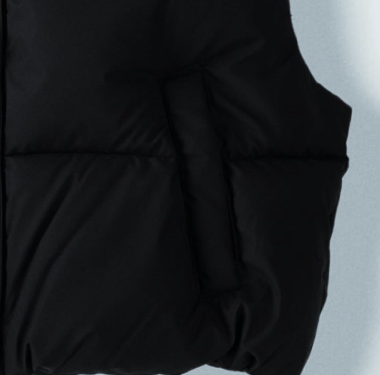 Women's Luxury Black cropped sleeveless vest. Available in one size M. 🎉free delivery🚚📦