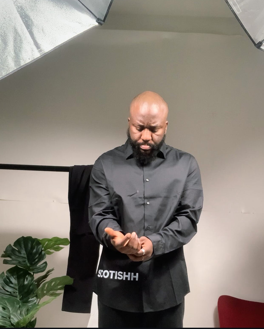 Luxury Unisex black long sleeve  fit Shirt. Vol. 1. Free Delivery 🚚 📦🎉