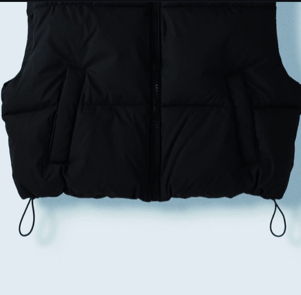 Women's Luxury Black cropped sleeveless vest. Available in one size M. 🎉free delivery🚚📦