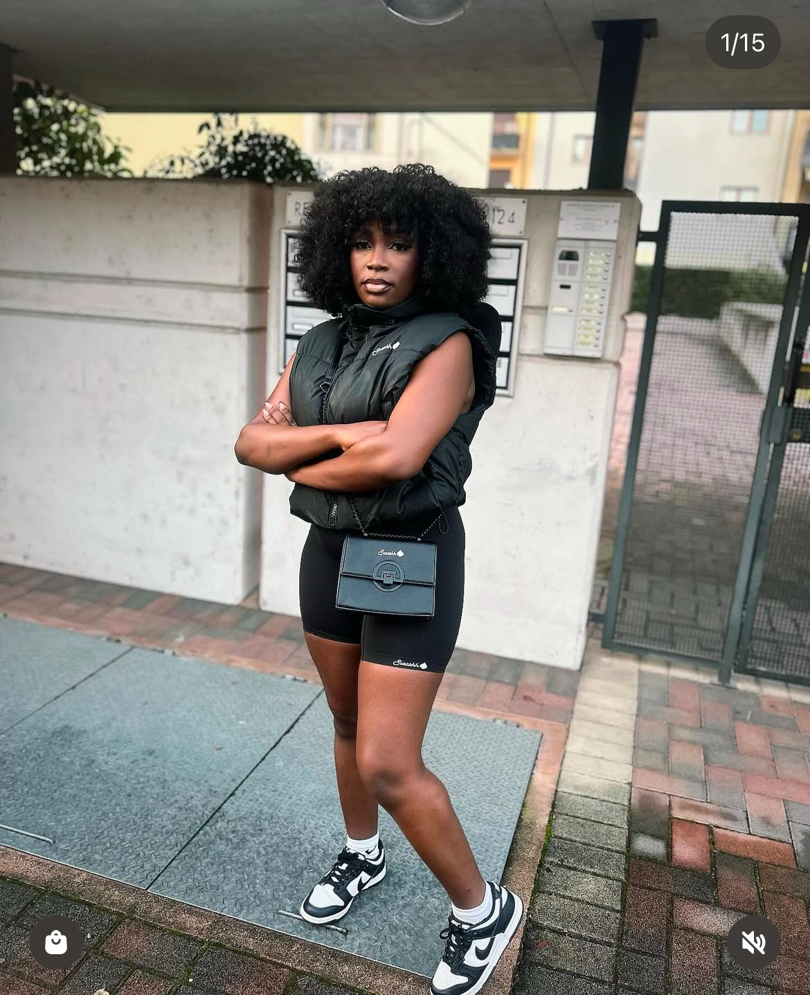 Women's Luxury Black cropped sleeveless vest. Available in one size M. 🎉free delivery🚚📦