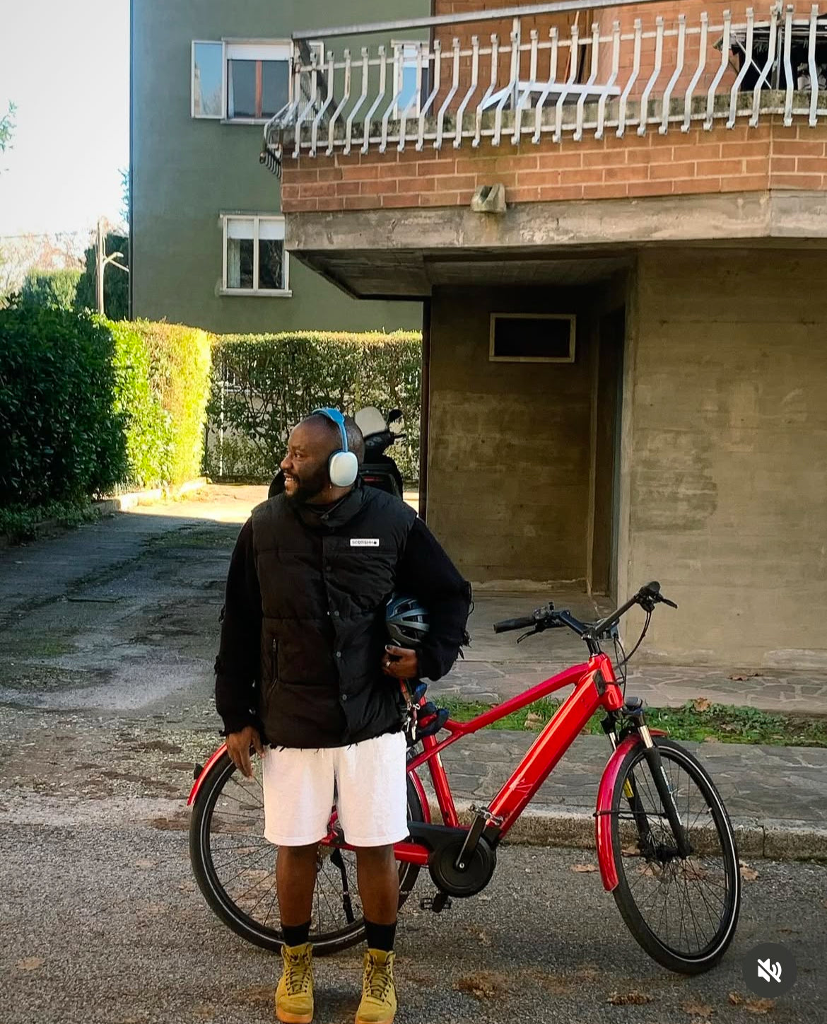 Luxury black Unisex Padded vest. 🎉FREE DELIVERY 🚚📦