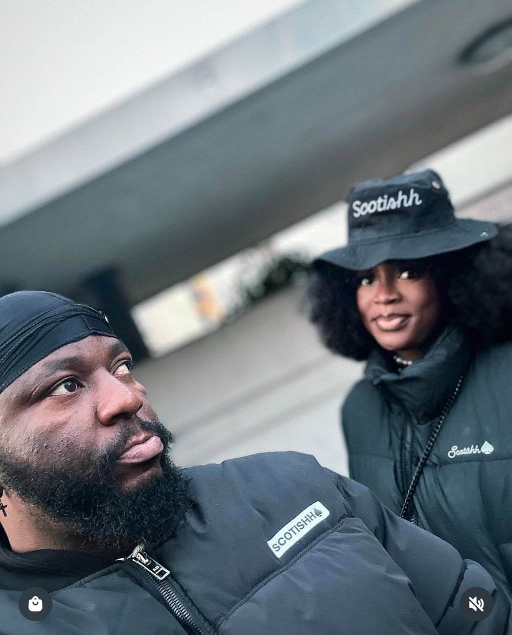 Women's Luxury Black cropped sleeveless vest. Available in one size M. 🎉free delivery🚚📦