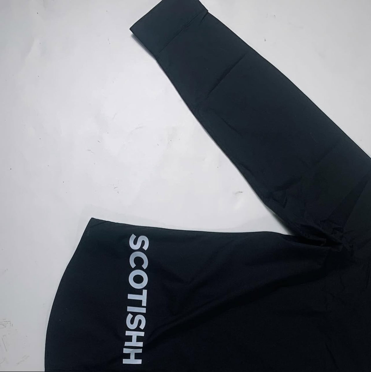 Luxury Unisex black long sleeve  fit Shirt. Vol. 1. Free Delivery 🚚 📦🎉