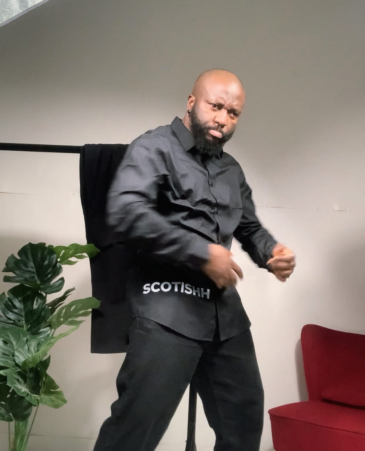 Luxury Unisex black long sleeve  fit Shirt. Vol. 1. Free Delivery 🚚 📦🎉