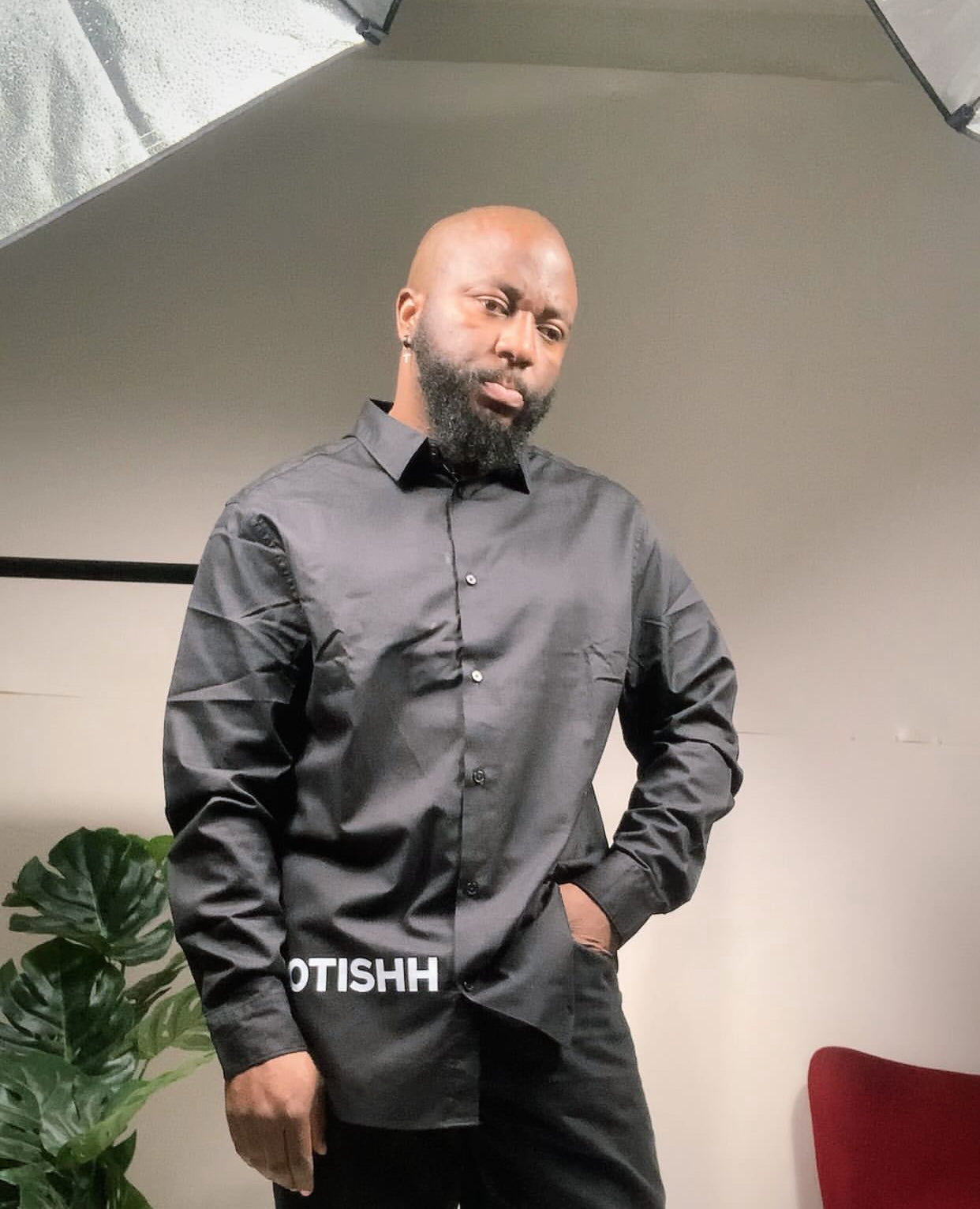 Luxury Unisex black long sleeve  fit Shirt. Vol. 1. Free Delivery 🚚 📦🎉