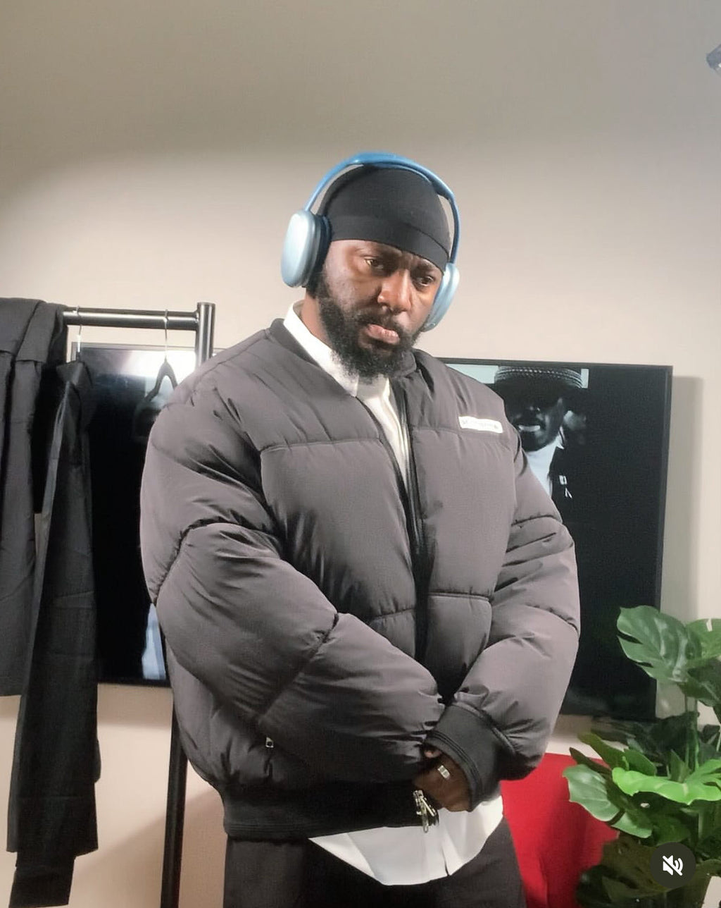 Luxury Unisex Loose Fit  Bomber jacket. vol.1, Available in BLACK AND WHITE. FREE Delivery 🚚 🎉