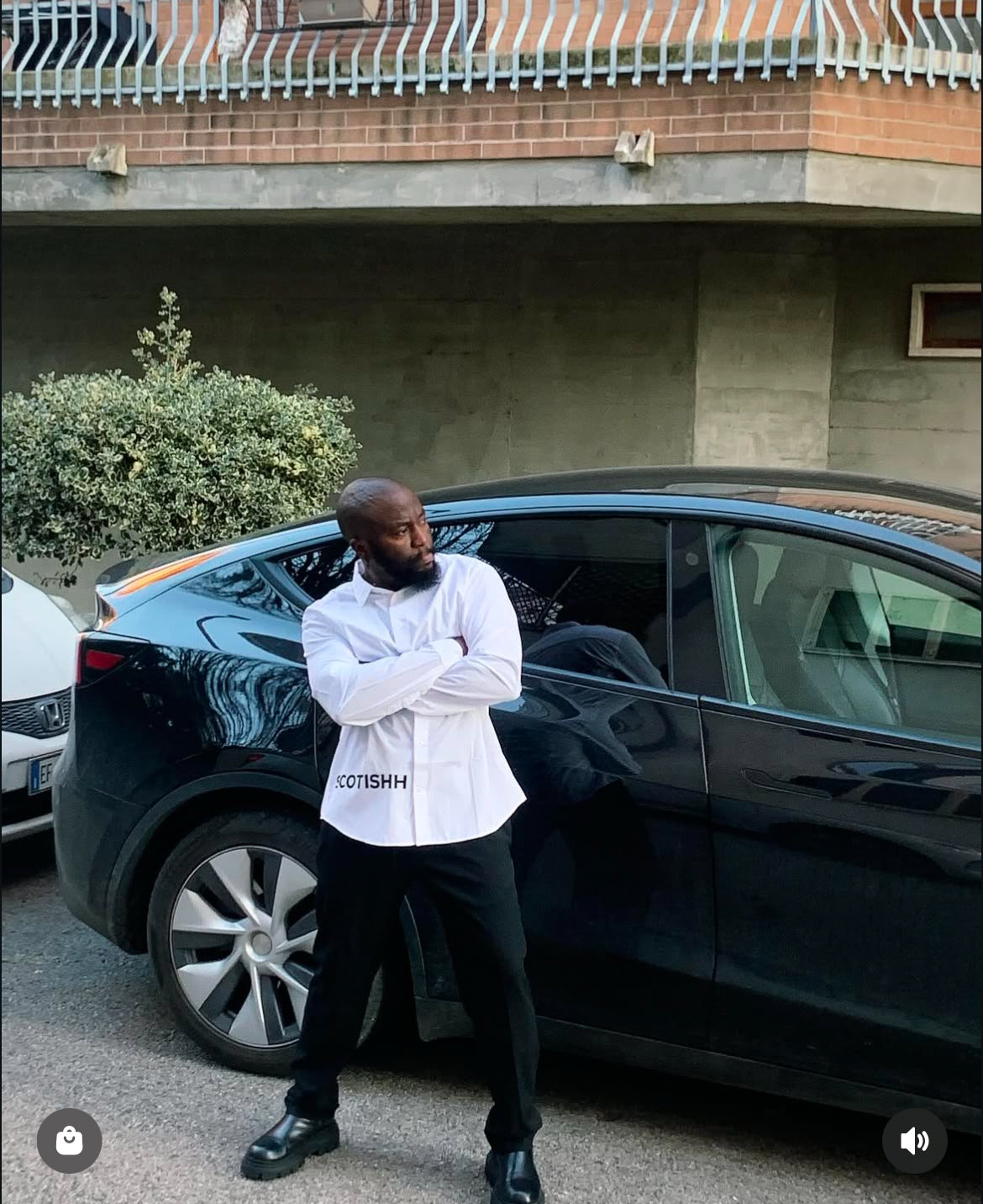 Luxury Unisex WHITE long sleeve fit Shirt. Vol. 1. Free Delivery 🚚 📦🎉