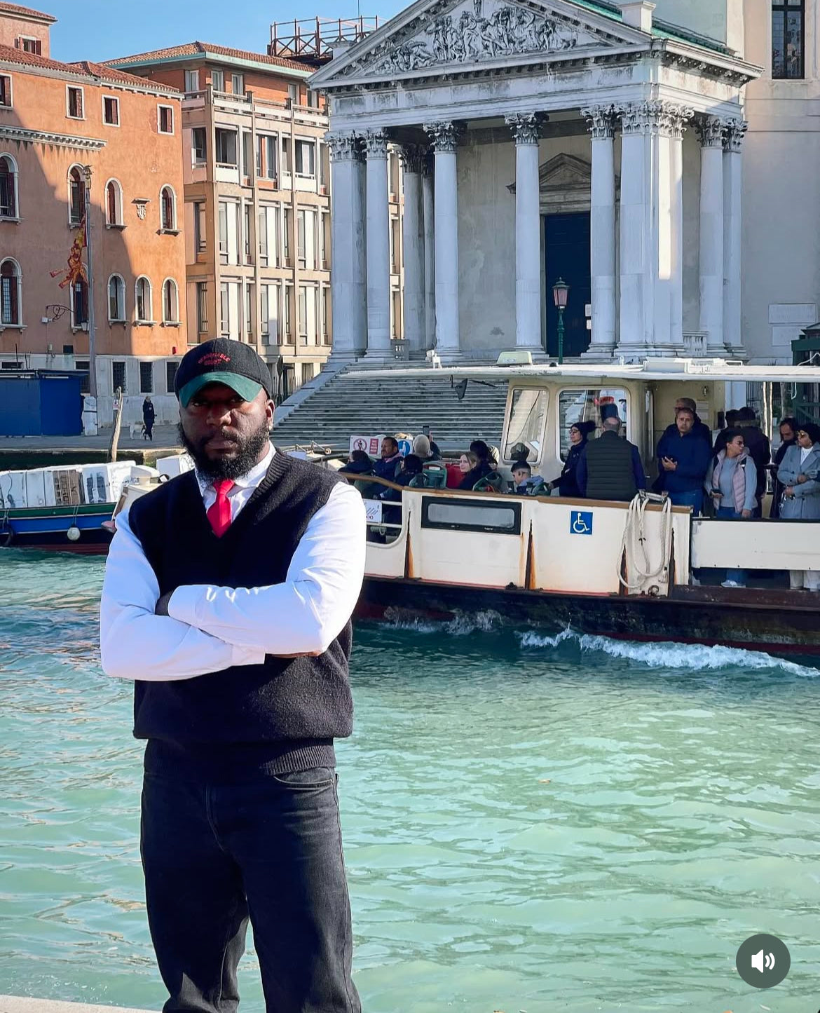 Luxury Unisex WHITE long sleeve fit Shirt. Vol. 1. Free Delivery 🚚 📦🎉