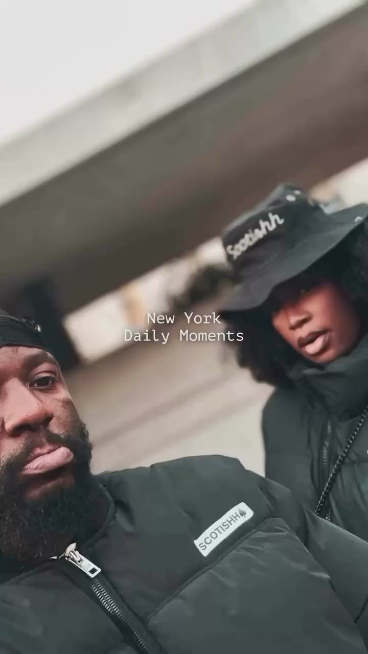 Women's Luxury Black cropped sleeveless vest. Available in one size M. 🎉free delivery🚚📦